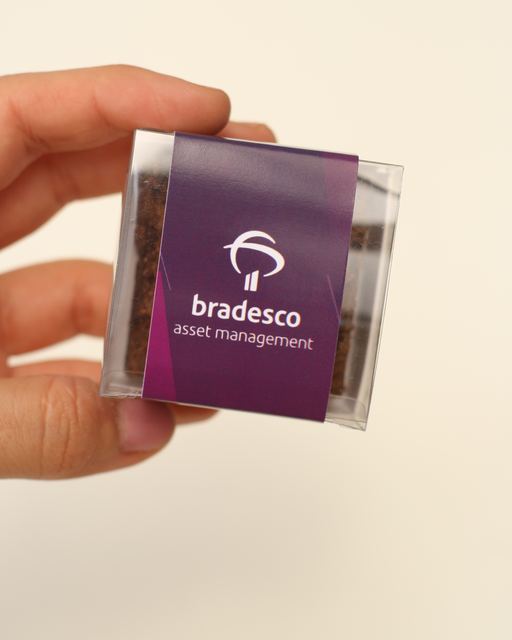 Pote de brownie com cinta Bradesco Asset Management